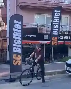 Bisikletci Yelken Bayrak