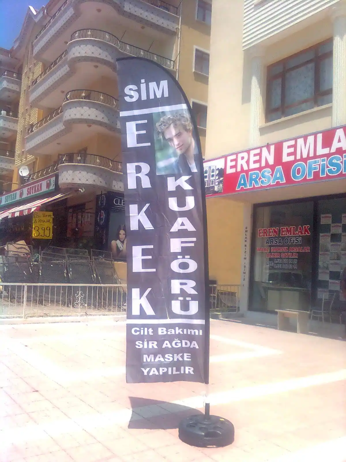 erkek-kuaforu-yelken-bayragi-12
