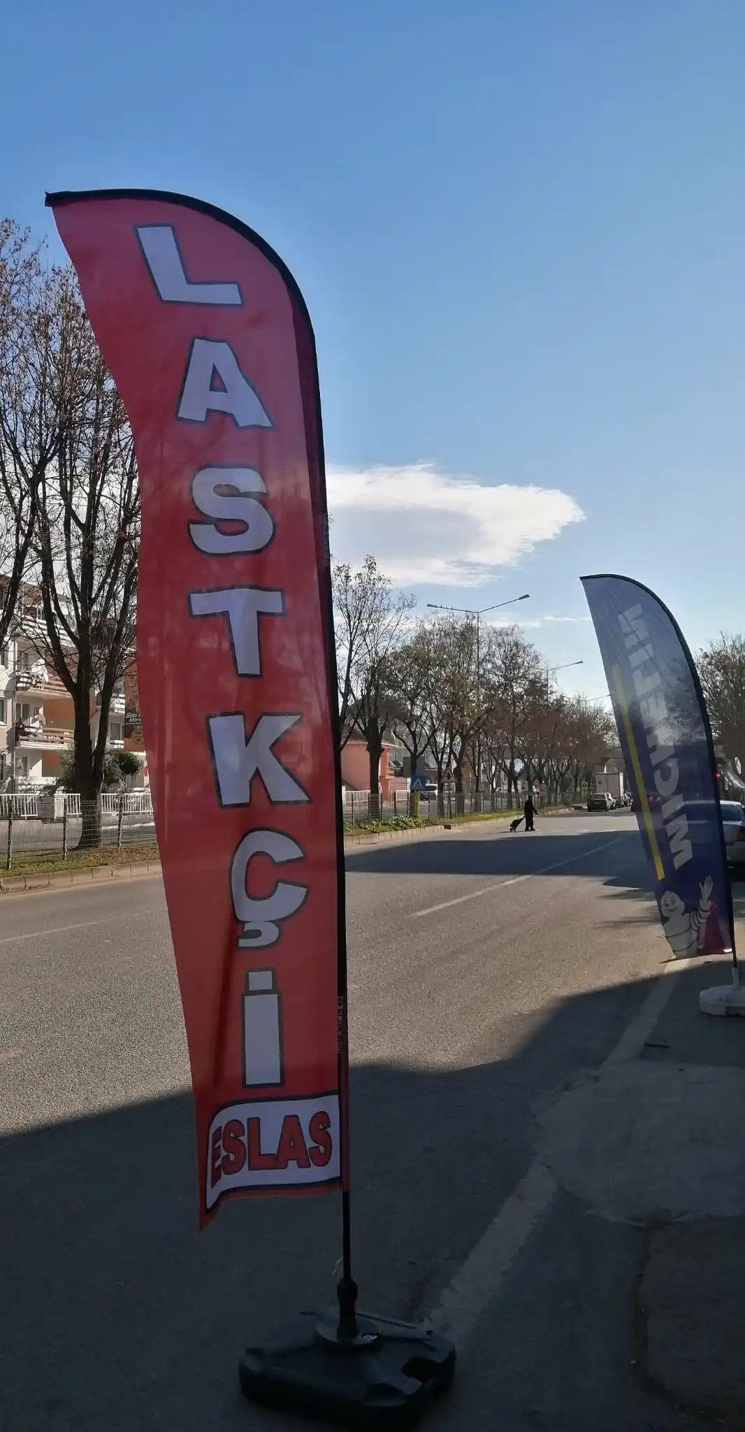 oto-lastikci-yelken-bayragi-9