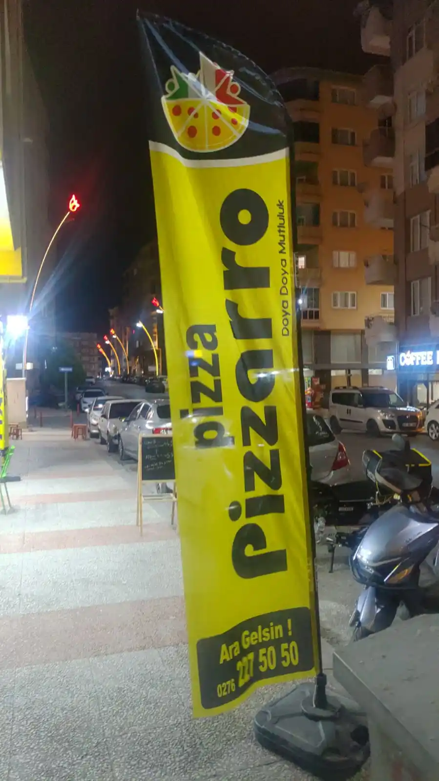 Pizzacı Yelken Bayrağı-12